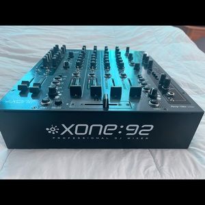 ZONE 92 ALLEN & HEATH DJ MIXER